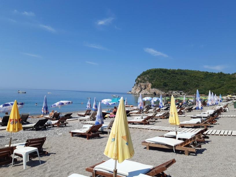 Family Apartment Garden And Sea Petrovac Exterior foto